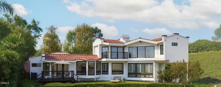 Property Photo:  8 Burrell Lane  CA 90275 