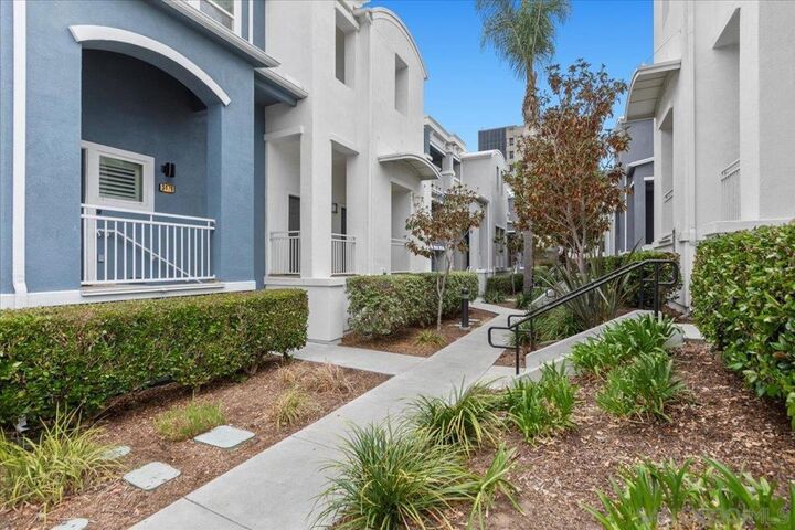 Property Photo:  3477 Coastline Place  CA 92110 