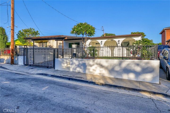 Property Photo:  1006 Van Pelt  CA 90063 