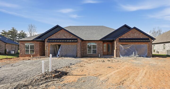 Property Photo: 1044 Veridian Dr Unit 19B TN 37043