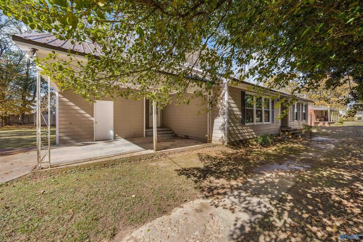 Property Photo: 2340 Old Gurley Pike AL 35760