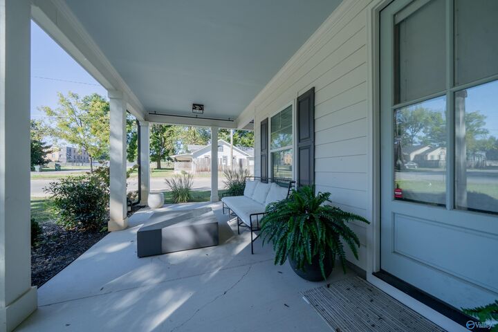 Property Photo:  3014 7th Avenue SW  AL 35805 