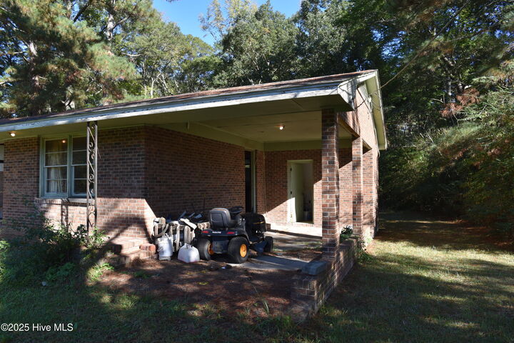 Property Photo:  211 E Modlin Road  NC 27910 