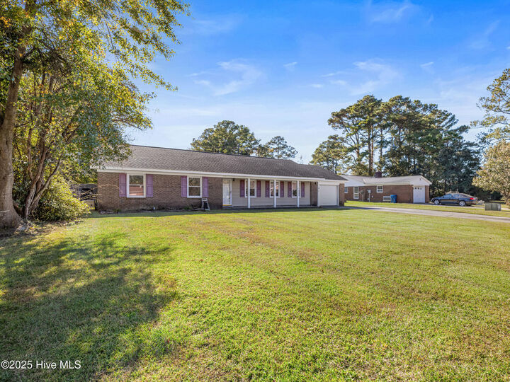 Property Photo:  514 E Springhill Terrace  NC 28546 