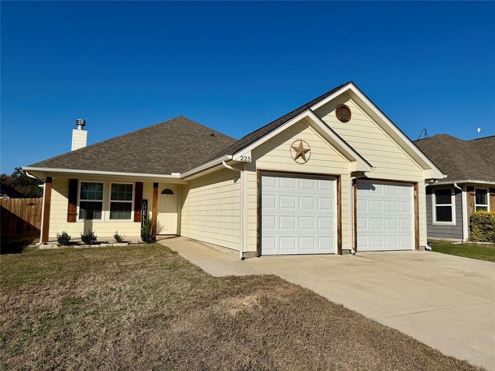 Property Photo: 225 Lovers Path Drive TX 76082