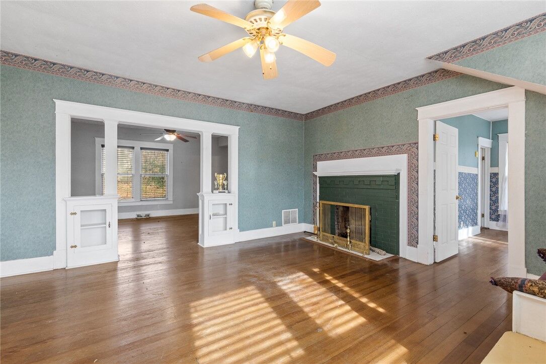 Property Photo: 303 N 2nd Street AR 72601