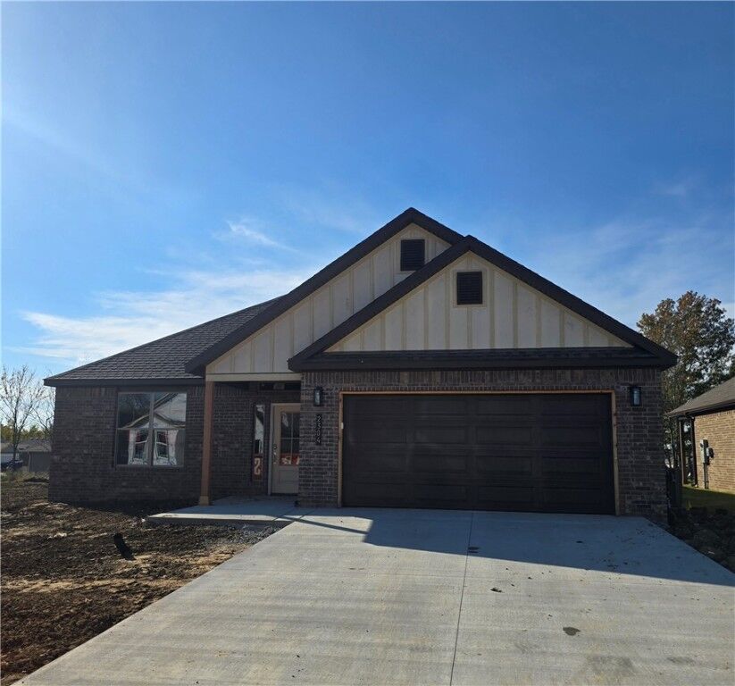 Property Photo:  2304 N Lexington Street  AR 72761 