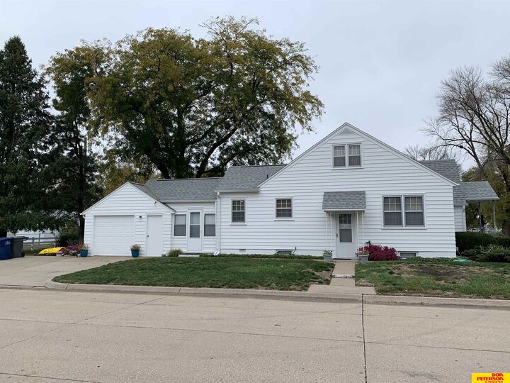 Property Photo: 2005 N Clarkson Street NE 68025