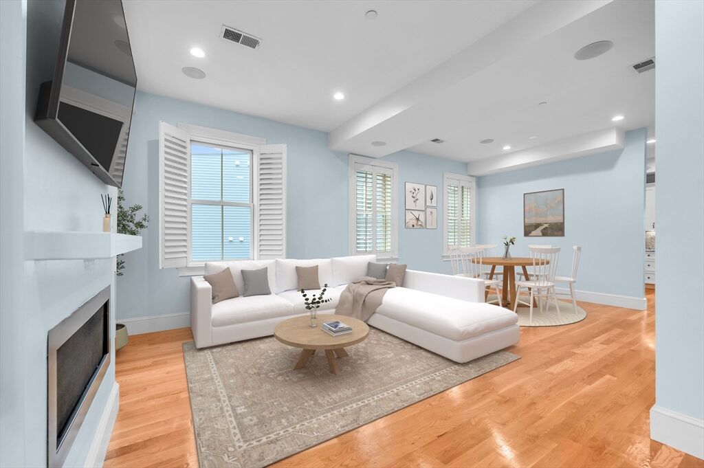 Property Photo: 480 East 4th St 3 MA 02127