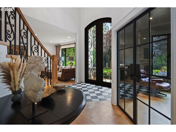 Property Photo: 715 SE Sherley Ct WA 98664