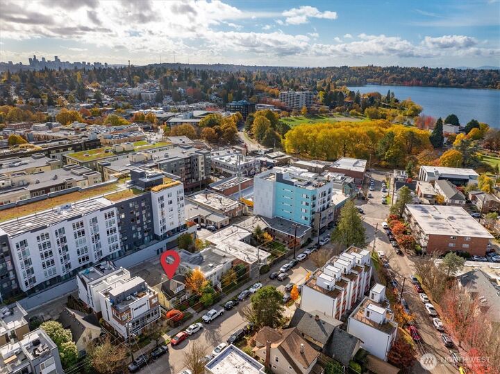 Property Photo: 433 NE 73rd Street WA 98115