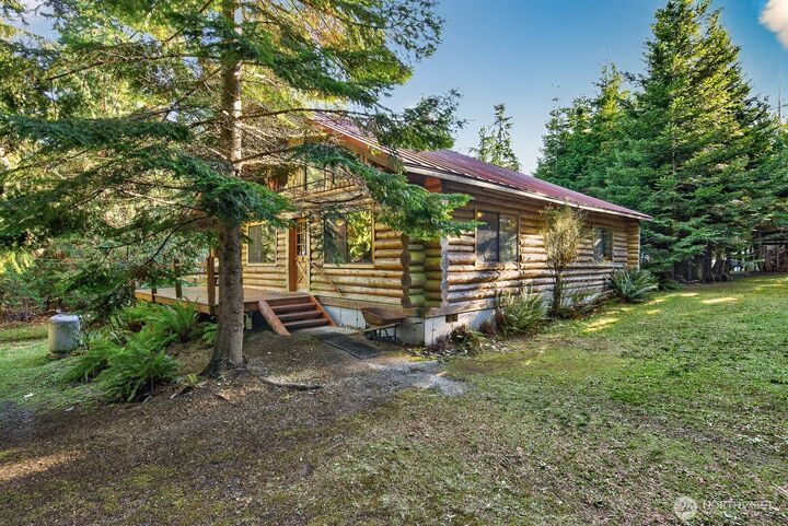 Property Photo: 2103 Sherwood Forest Lane WA 98282
