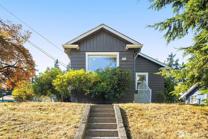 Property Photo: 5620 Wetmore Avenue WA 98203