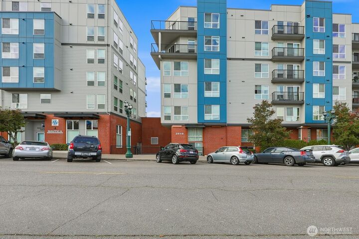 Property Photo:  2818  Grand Avenue B212  WA 98201 