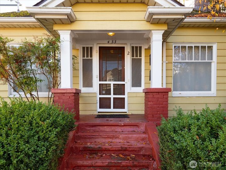 Property Photo: 433 NE 73rd Street WA 98115