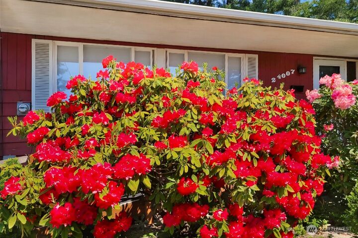 Property Photo: 24007 44th Avenue W WA 98043