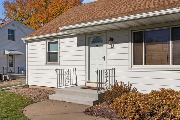 Property Photo: 125 W Cecil Street WI 54956