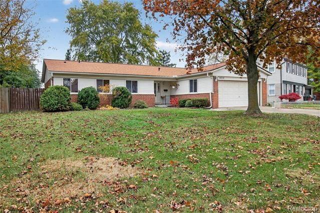 Property Photo: 4429 Lancashire Court MI 48085