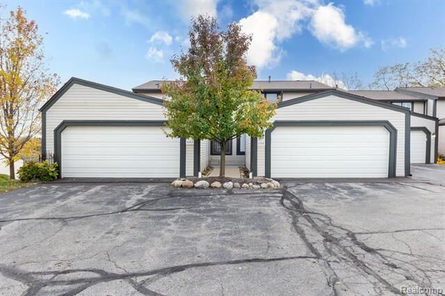 Property Photo: 1146 Concord Court MI 48167