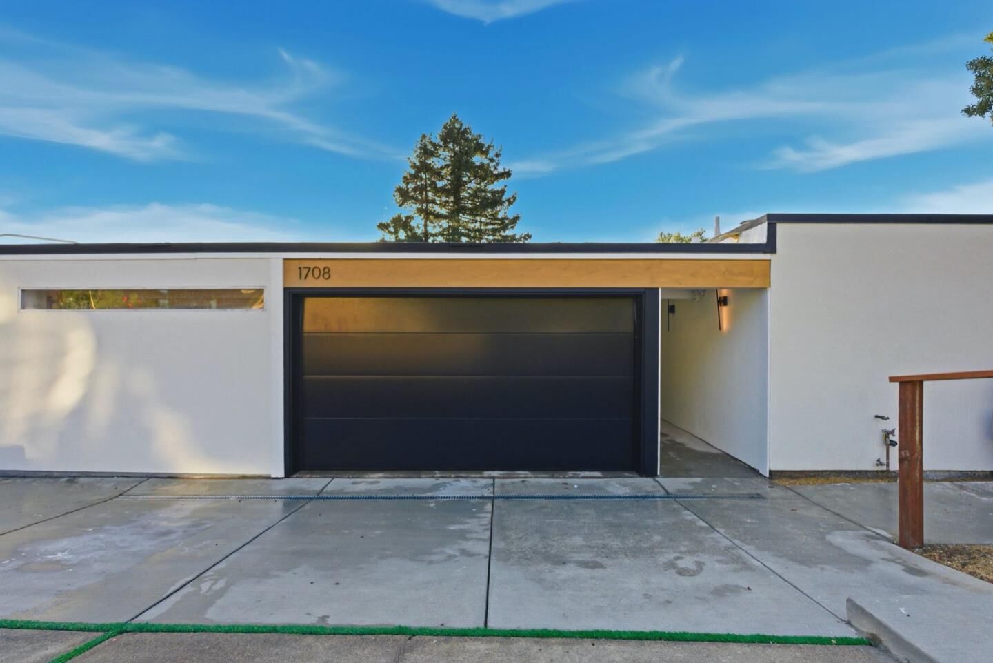 Property Photo:  1708 Yorktown Road  CA 94402 