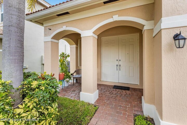 Property Photo: 1032 NW Leonardo Circle FL 34986