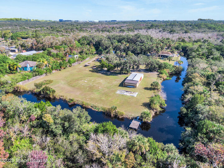 Property Photo: 875 Pine Island Road FL 32953