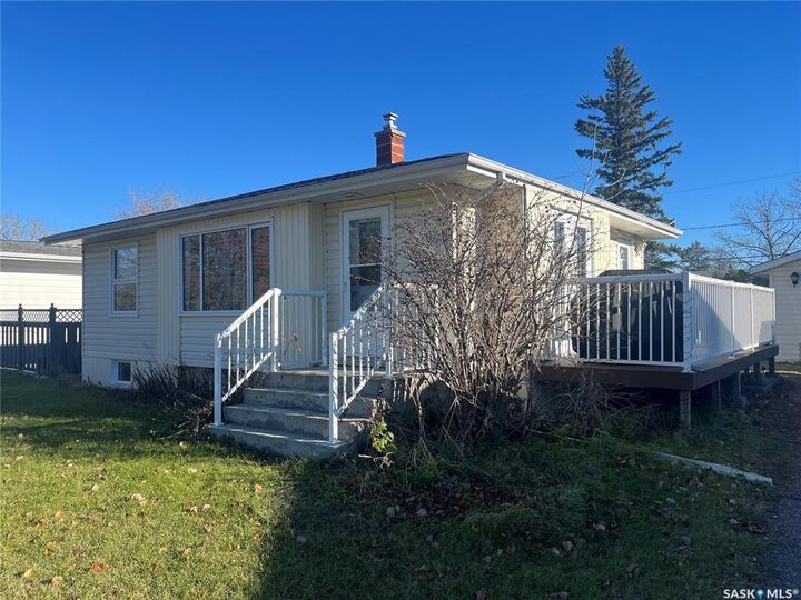 Property Photo:  530 5th Street NE  SK S0A 4J0 