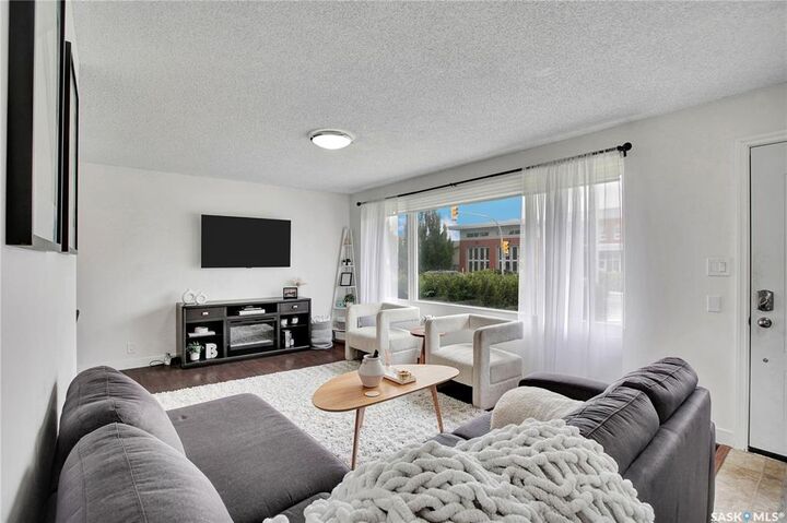 Property Photo: 2616 Clarence Avenue S SK S7J 1M6