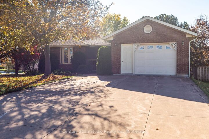 Property Photo:  750 Baird Street  ON N2Z 1M3 