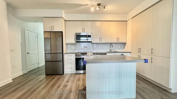 Property Photo:  75 Oneida Crescent 401  ON L4B 0G9 