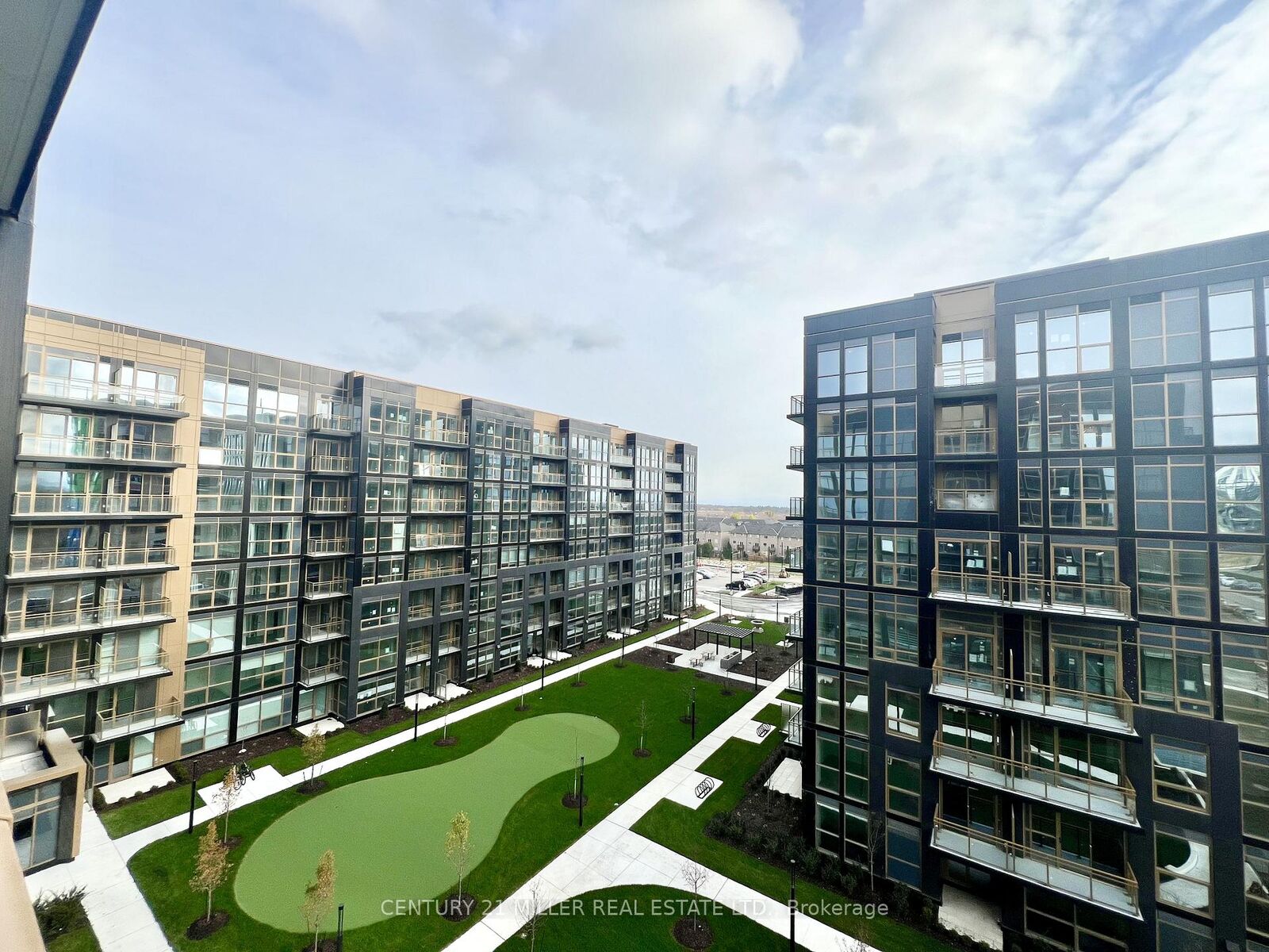 Photo de la propriété: 2333 Khalsa Gate 209 ON L6M 0X7