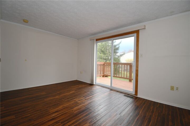 Property Photo: 421 Timber Trl PA 15126