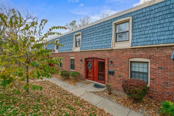 Property Photo: 1198 Pennsbury Blvd PA 15205