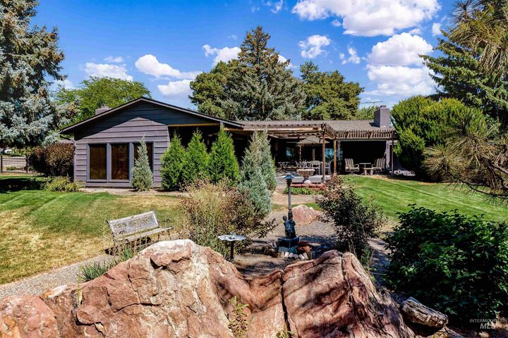 Property Photo: 2209 S Ridgeview Way ID 83712