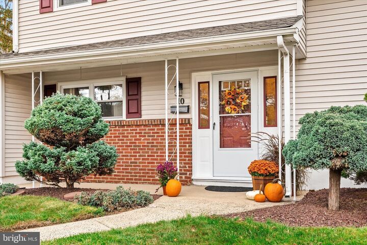 Property Photo:  10 Carl Sandburg Drive  NJ 08690 