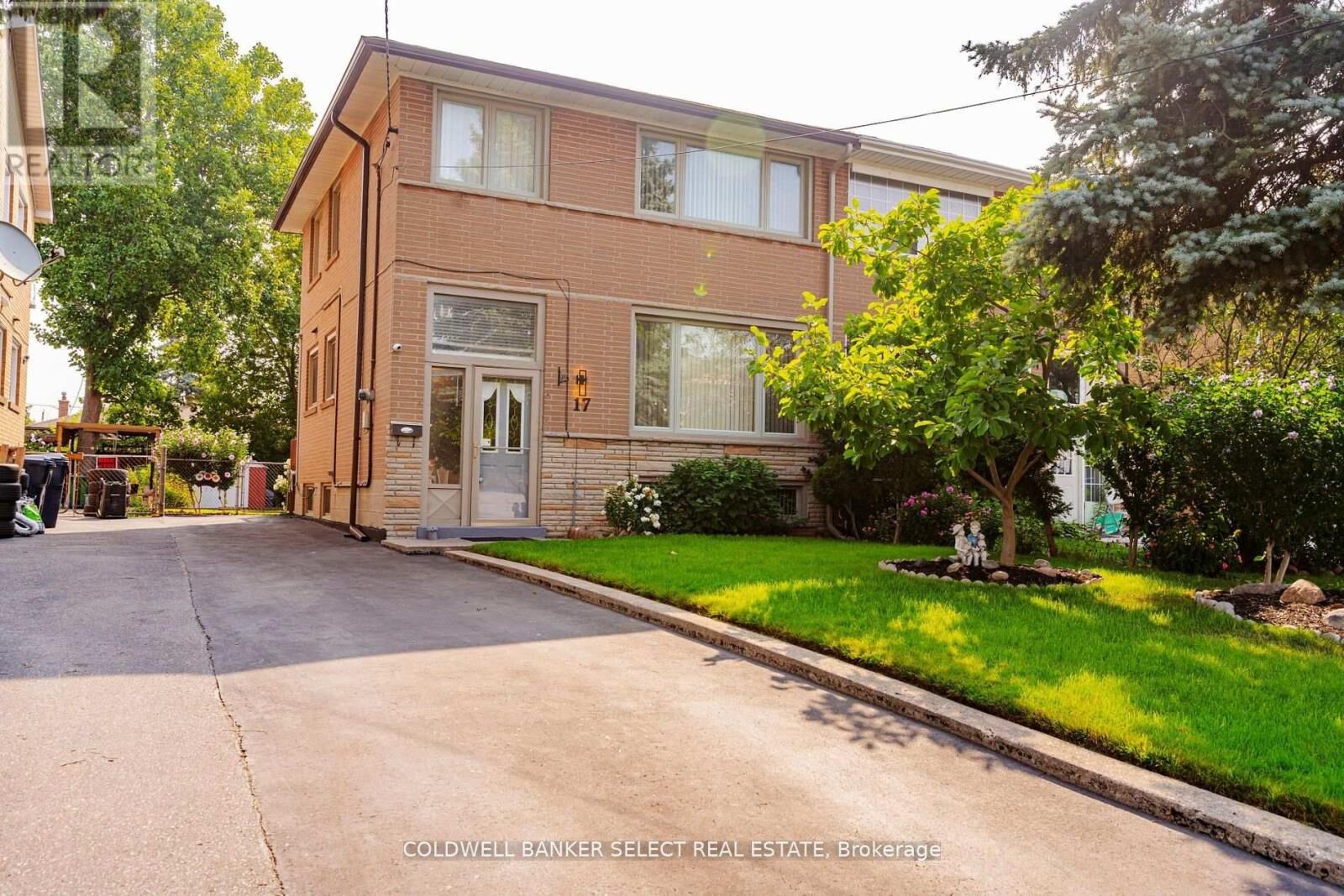 Property Photo:  17 Garthdale Court  ON M3H 5P7 