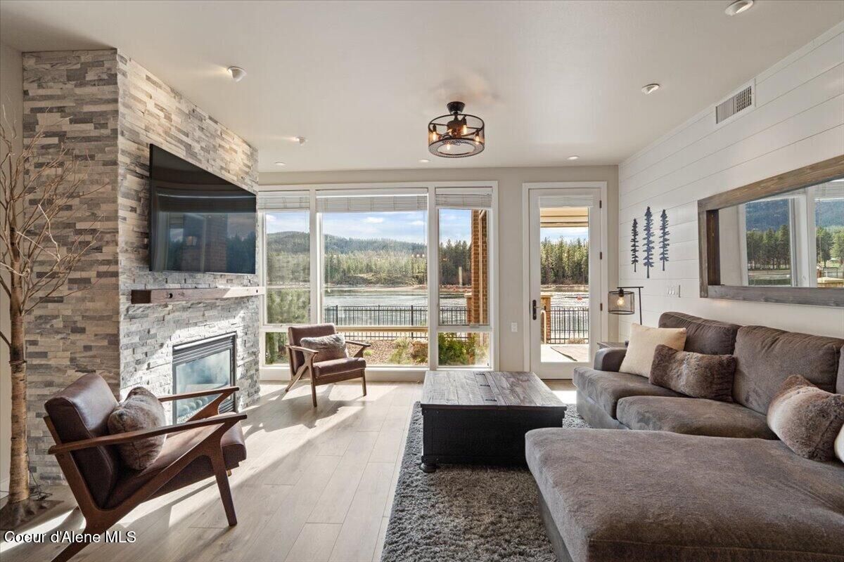 Property Photo:  415 W Waterside Dr 104  ID 83854 