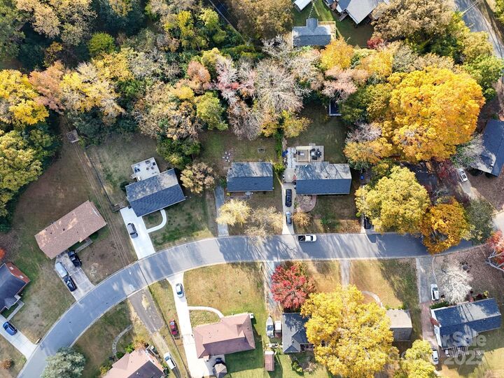 Property Photo:  2333 Birchcrest Drive  NC 28205 