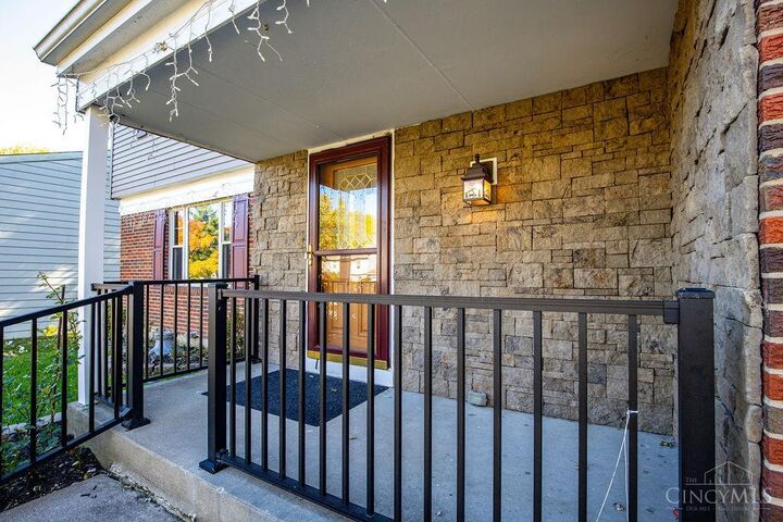 Property Photo:  2773 Grosvenor Drive  OH 45251 