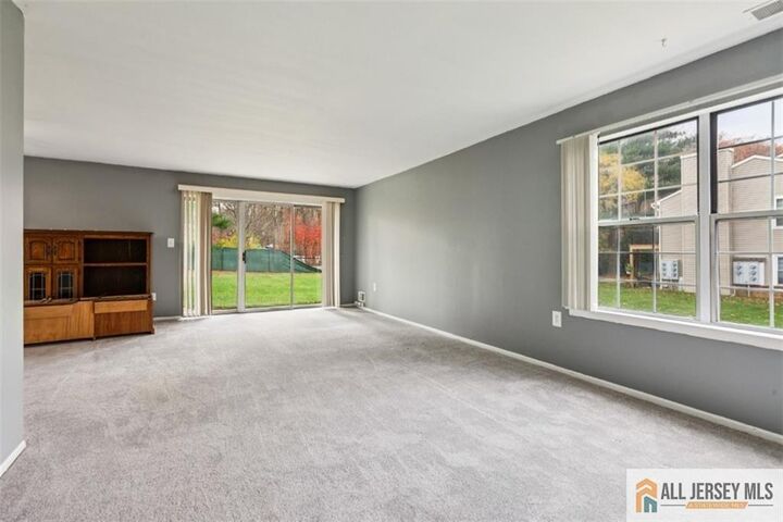 Property Photo:  15 Lindsey Circle 15  NJ 08857 