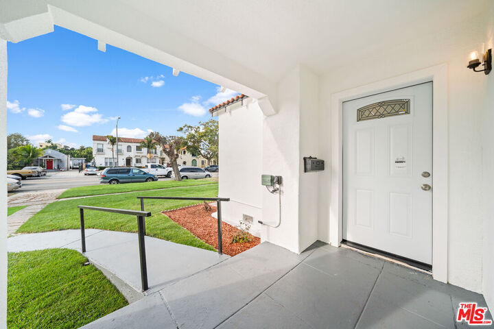 Property Photo:  1558 Hauser Blvd  CA 90019 