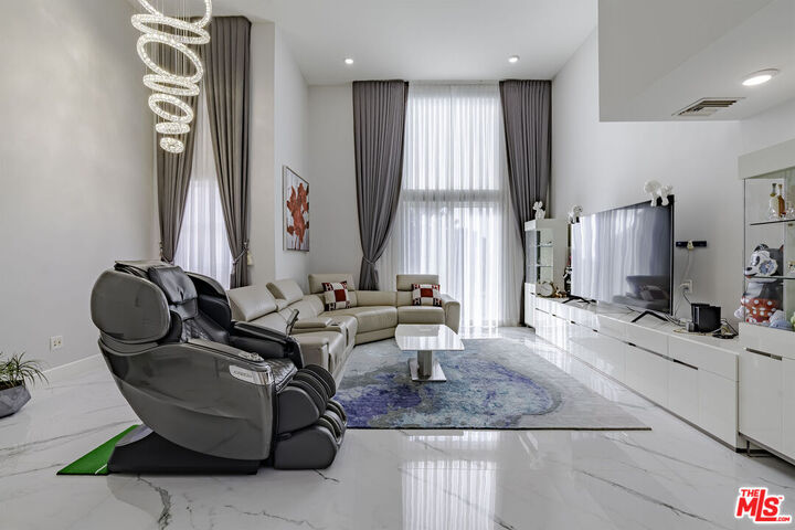 Property Photo: 4925 Wilshire Blvd CA 90010