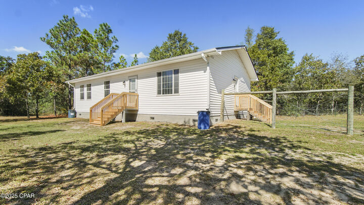 Property Photo: 300 Deer Trail FL 32433