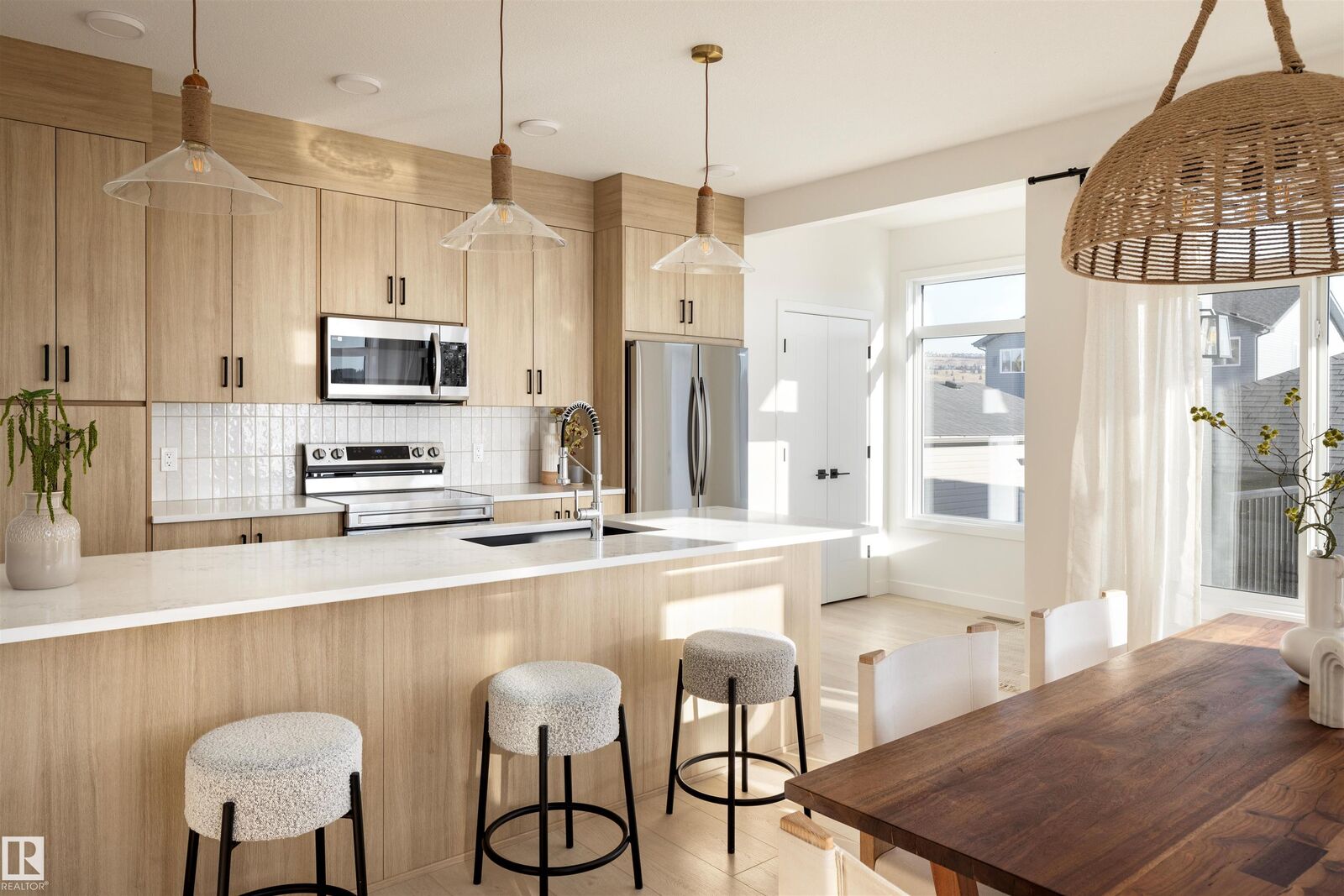 Property Photo:  2129 Crossbill Lane NW  AB T5S 0W4 