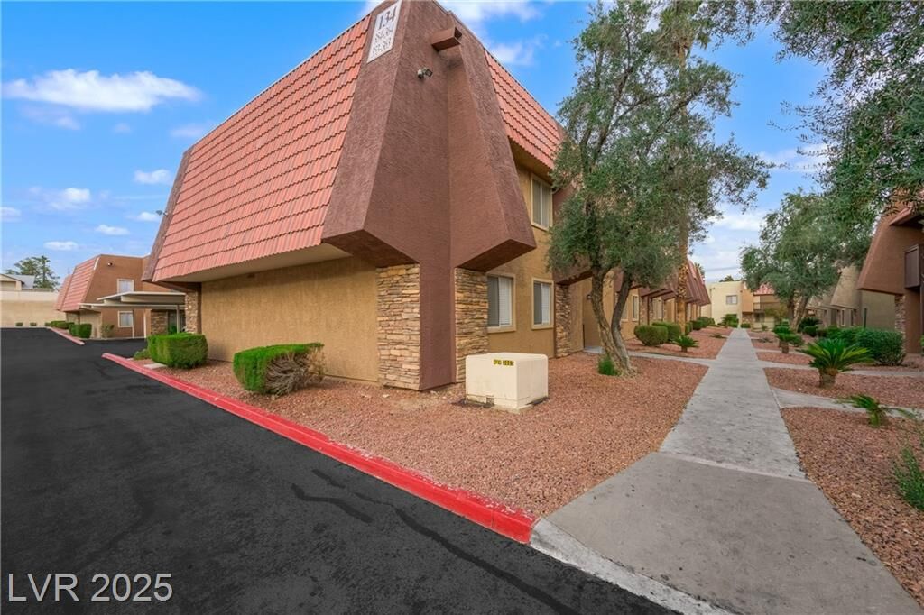 Property Photo:  5404 River Glen Drive 353  NV 89103 