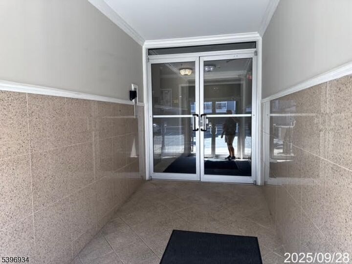 Property Photo:  4401 Smith Ave 2A  NJ 07047 