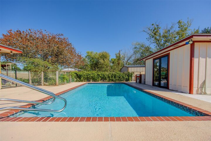 Property Photo:  1051 Fm 109  TX 77833 