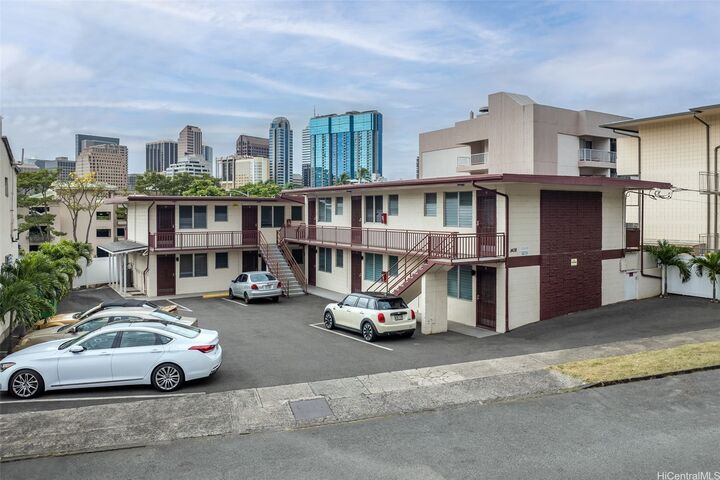 1408 Lusitana Street  Honolulu HI 96813 photo