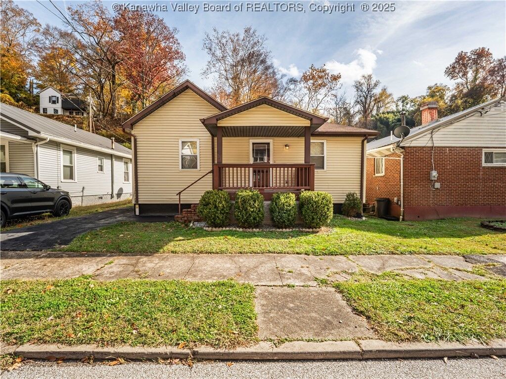 Property Photo:  842 Greendale Drive  WV 25302 