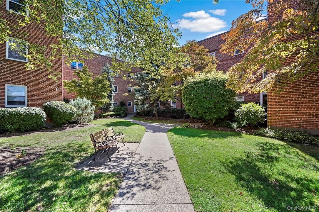 Property Photo: 330 S Broadway H4 NY 10591